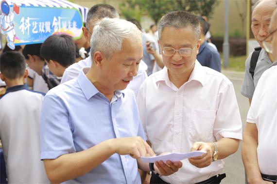 科艺双擎驱动成长,大弯中学初中学校首届科艺节盛大启幕